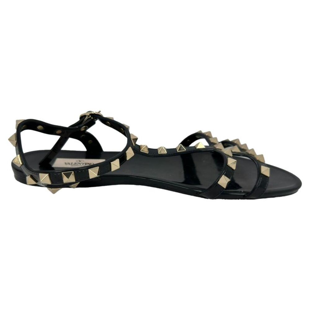 Valentino Garavani Rockstud Flat Sandals in Black Rubber